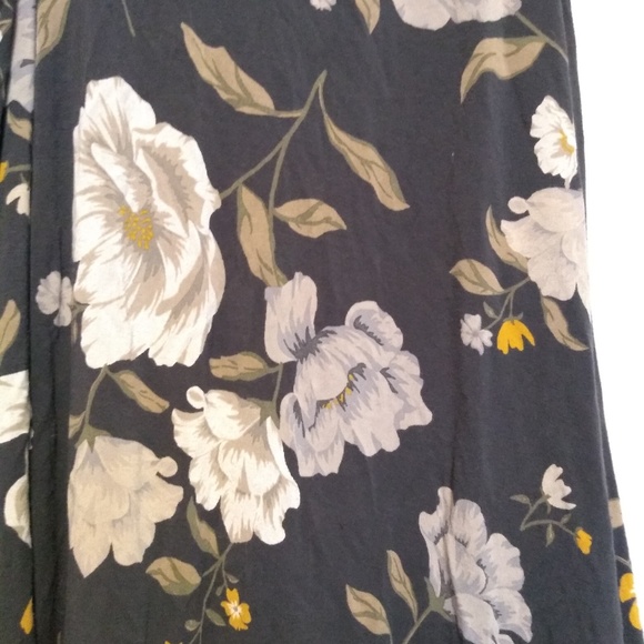 Floral grey and white dress - Picture 2 of 4